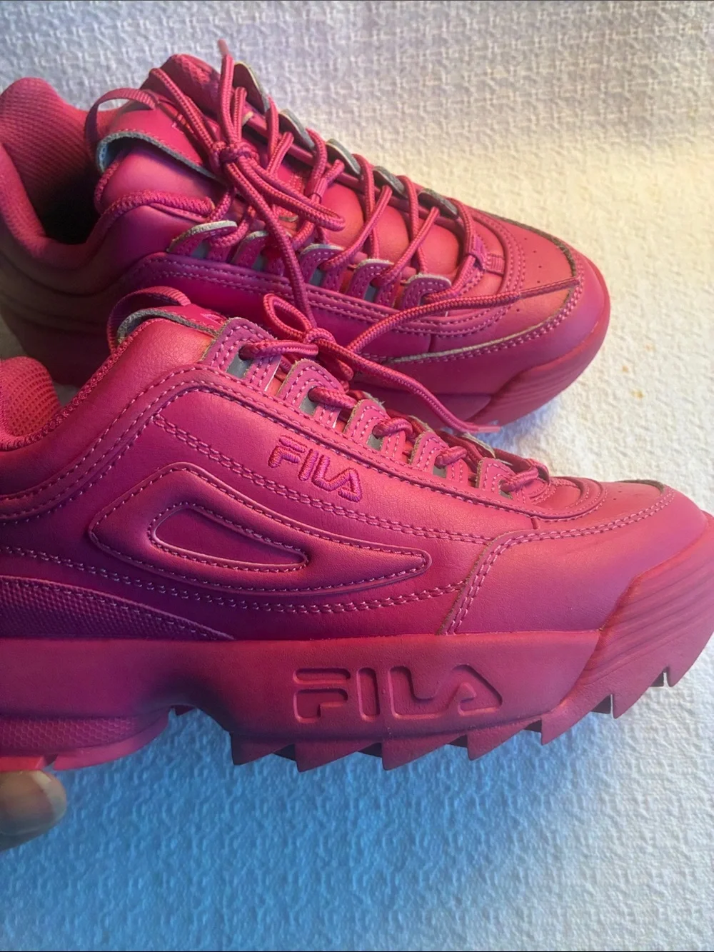 FILA WOMENS WEDGE PINK SNEAKER EMBROIDERED FILA LOGOS 8 CUSHION COMFORT